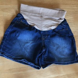 Maternity shorts